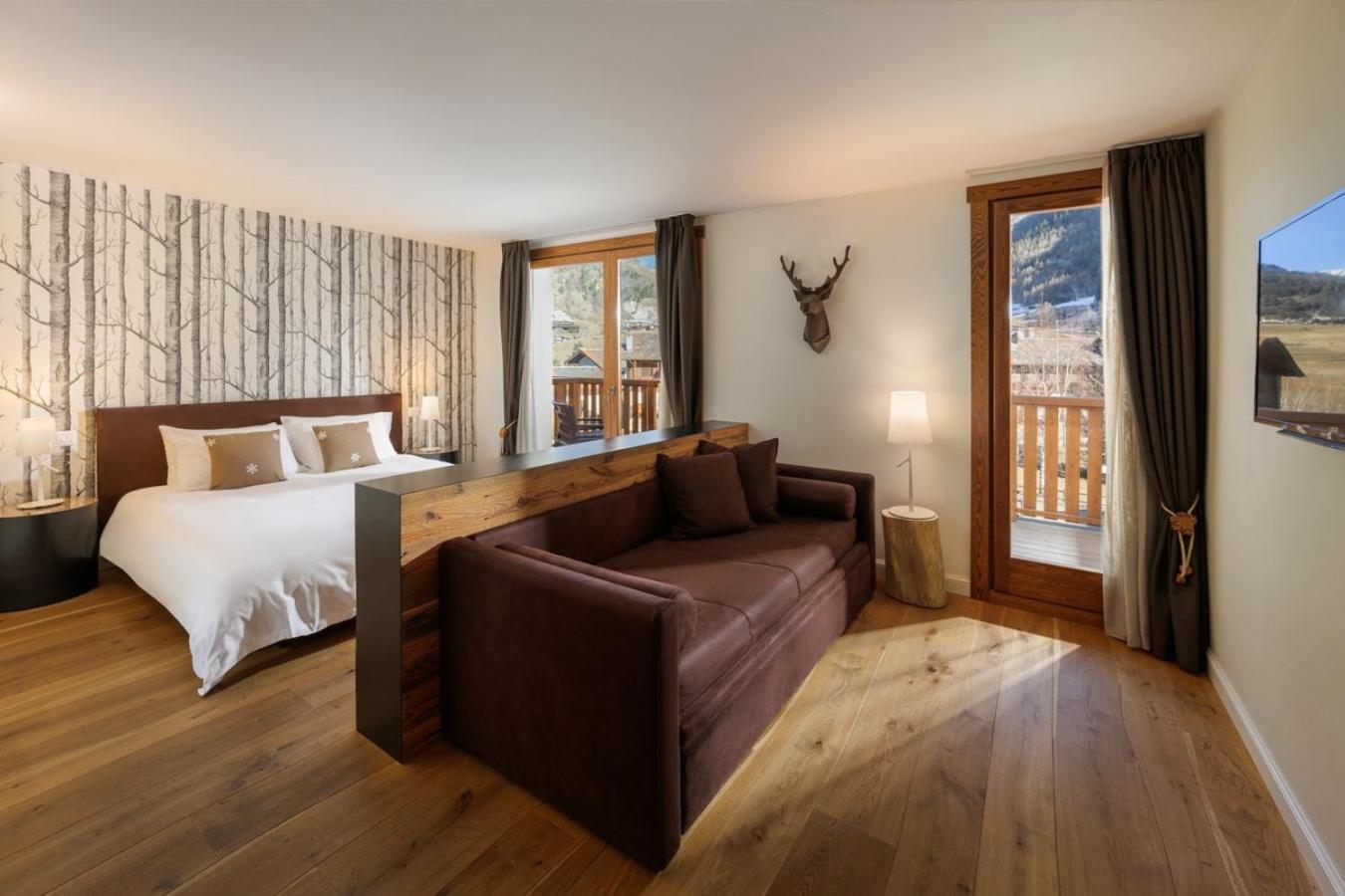 Montana & Spa, By R Collection