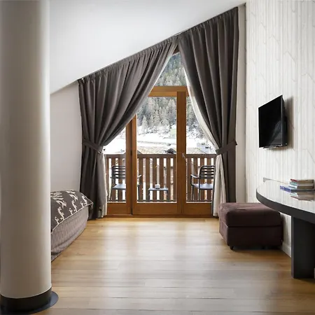 Montana Lodge & Spa, By R Collection Hotels La Thuile Exterior foto